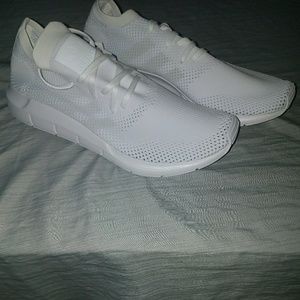 Mens Adidas Swiftrun Primeknit wht/grey size 11.5